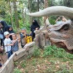 HD Serahkan Sapi Qurban ke Masyarakat